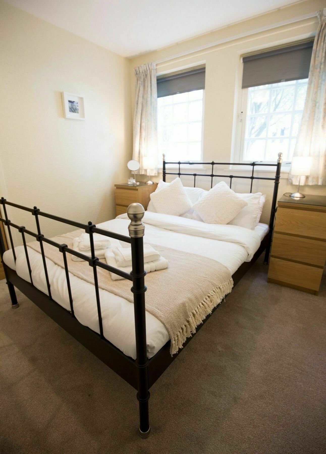 2 Bedroom Meadows Flat Sleeps 4 Edinburgh